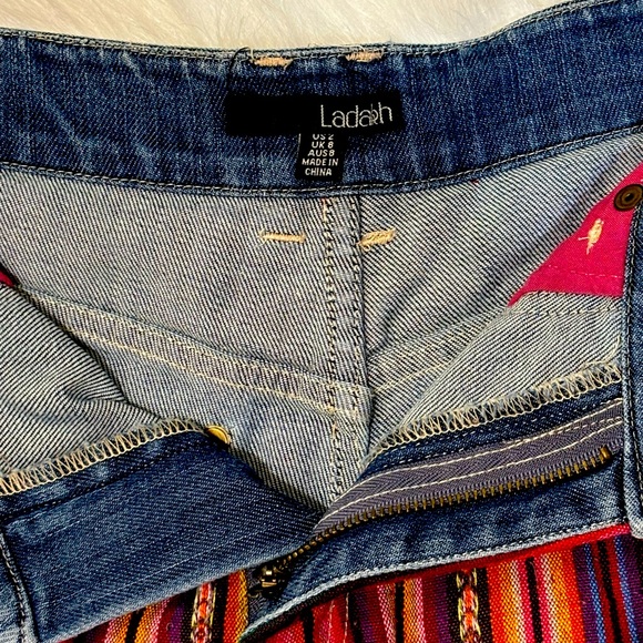 Multi Colored Demim Fringe Shorts, size 2 pre-owned - Picture 5 of 6